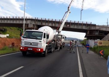 Criciúma: obra no novo viaduto provoca bloqueio do trânsito na Via Rápida