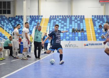 Tubarão Futsal enfrenta o líder da Liga fora de casa