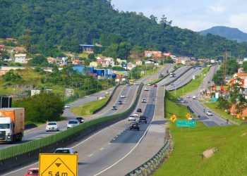 Dia do Trabalho deve levar mais de 100 mil veículos à BR101sul/SC