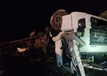 Motorista de São Paulo morre após tombar caminhão na Serra catarinense