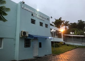 Pedidos de cassação dos prefeitos de Tubarão e Capivari de Baixo são protocolados nas câmaras