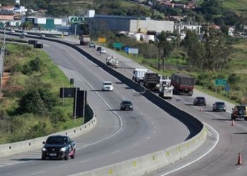 Homem é esfaqueado ao reagir a assalto