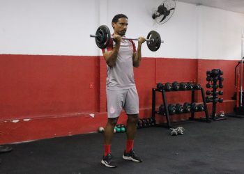 Árbitro relata que zagueiro do Hercílio Luz foi vítima de racismo na primeira rodada da Série D