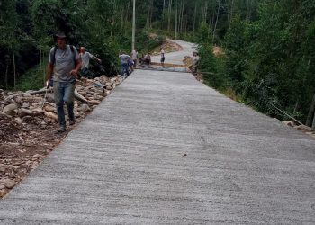 Rio Fortuna: estrada do Capoeirãoestá bloqueada devido à obras de pavimentação