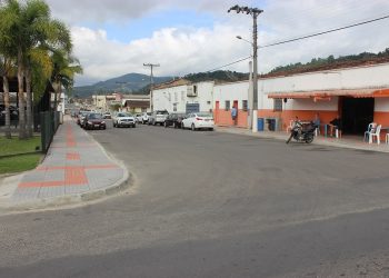 Seguem os trabalhos para construção do passeio público padronizado em São Ludgero