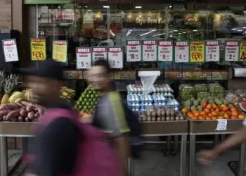 Economia: inflação desacelera a 0,61% em abril, acima do esperado, diz IBGE