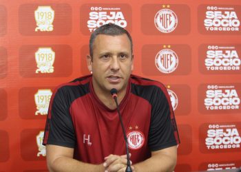 Futebol: Raul Cabral recusa proposta para trocar o Hercílio Luz pelo Figueirense