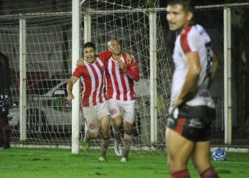 Hercílio Luz encosta na liderança do Brasileiro da Série D após vitória em casa
