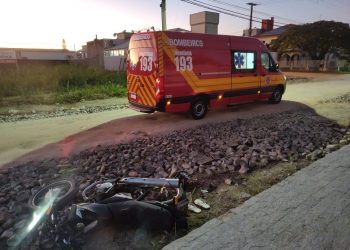 Motociclista fica em estado grave em Tubarão