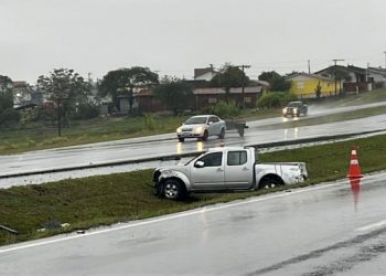 Içara registra quatro acidentes de trânsito devido a água na pista