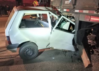 Jovem morre ao colidir em traseira de caminhão estacionado na cidade de Braço do Norte