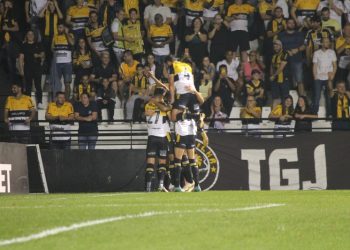 Criciúma vence o CRB e retorna ao G4 da Série B
