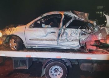 Motorista é hospitalizado após capotar carro na SC-108