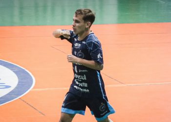 Tubarão Futsal é vice-líder do Estadual