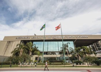 Debates sobre temas atuais são realizados pela Alesc