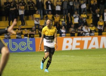 Hygor acerta retorno ao Criciúma para a sequência da Série B