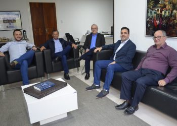 Jairo Cascaes reúne deputados de PSD, PP e PL na primeira semana como prefeito