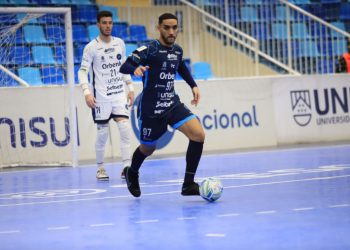 Tubarão Futsal tem três na Seleção do Mês da Liga Futsal