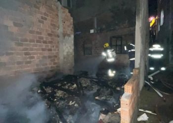 Incêndio destrói residência em Tubarão