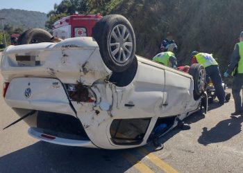 Motorista capota o carro na SC-390 em Orleans