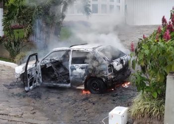 Urussanga: incêndio em veículo mobiliza Corpo de Bombeiros