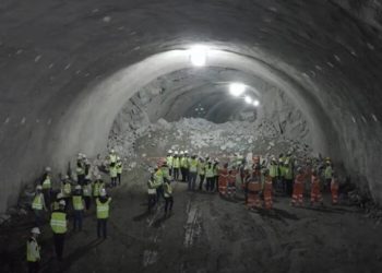 Explosão demarca último túnel do Contorno Viário de Florianópolis