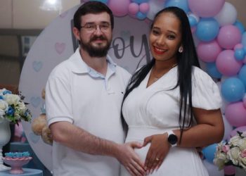 Casal pede ajuda para cirurgias em sua filha