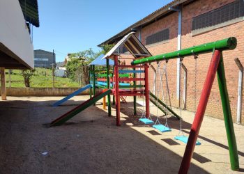 Reforma de parquinho é realizada em Braço do Norte