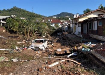 Campanhas arrecadam donativos para ajudar moradores de cidades devastadas no RS