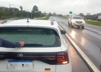 Motorista é abordado após trafegar na contramão na BR-101