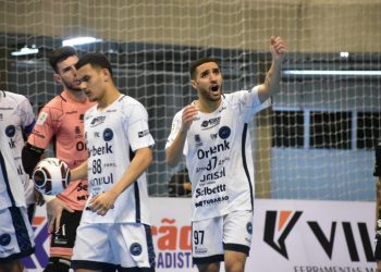 Tubarão Futsal empata com Jaraguá no Estadual