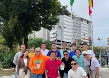 Jovens se unem em prol de crianças carentes