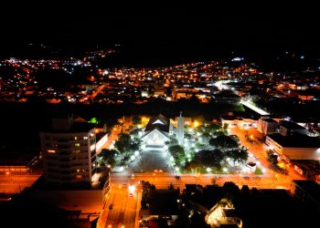 Praça Daniel Bruning mais iluminada, segura e bonita