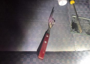 Jovem é preso após ser abordado em carro furtado e com garfo na ignição