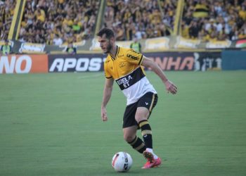 Fellipe Mateus aponta necessidade do Tigre vencer o CRB para manter briga pelo acesso