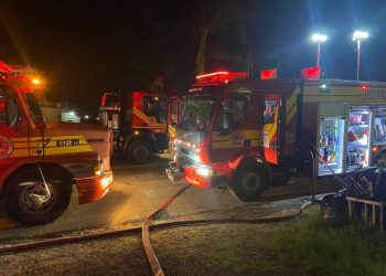 Cocal do Sul: incêndio em indústria mobiliza bombeiros de Criciúma e Urussanga