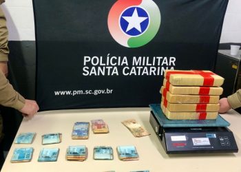 Forquilhinha: PM apreende mais de cinco quilos de cocaína