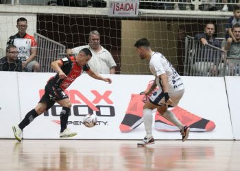 Tubarão Futsal empata na prorrogação e não se classifica à decisão do Estadual