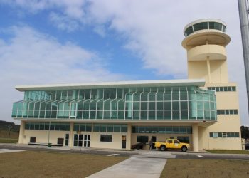 Jaguaruna: Governador Jorginho Mello assina processo de concessão do aeroporto regional