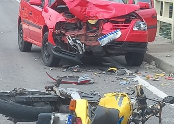 Motociclista morre após colisão em Laguna