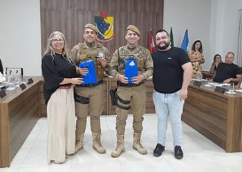 PMs são homenageados após salvamento
