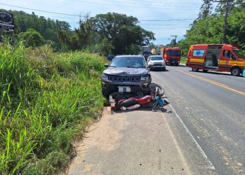 Braço do Norte: motociclista é hospitalizado após grave acidente na SC-370