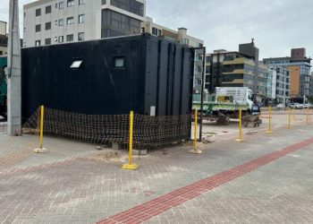 Praia do Mar Grosso recebe terceiro quiosque