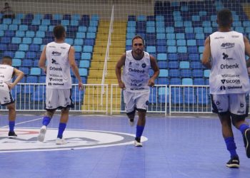 Tubarão Futsal inicia treinos visando a temporada