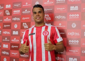 Hercílio Luz lança nova camisa para a temporada