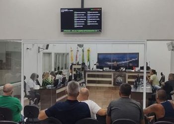 Falta de respostas gera nova comissão na Câmara de Laguna