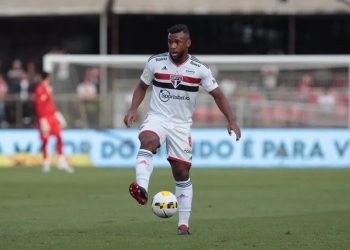 Criciúma aguarda decisão de volante do São Paulo para anunciá-lo como reforço