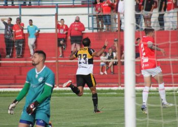 Criciúma volta a vencer no Catarinense com golaço do Éder