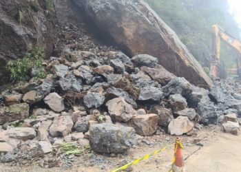 Retirada de rocha que deslizou na Serra do Rio do Rastro pode se estender