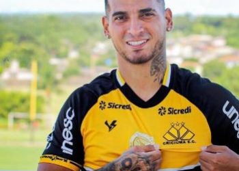 Tigre confirma contratação do lateral Trauco
